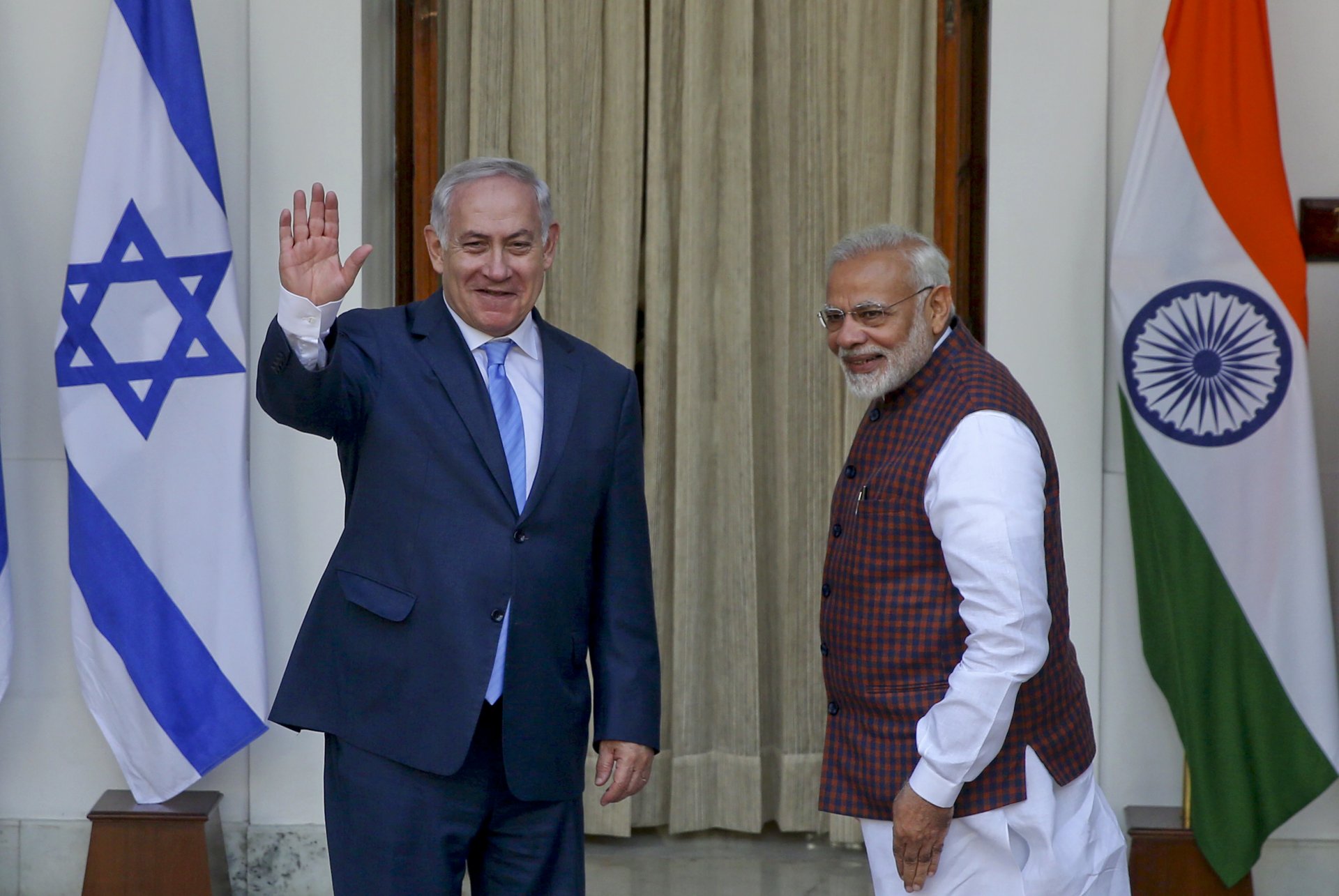 Израелският премиер Бенямин Нетаняху и индийският му колега Нарендра Моди в столицата на Индия Делхи