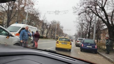Кола блъсна 14-годишно момиче в центъра на Благоевград