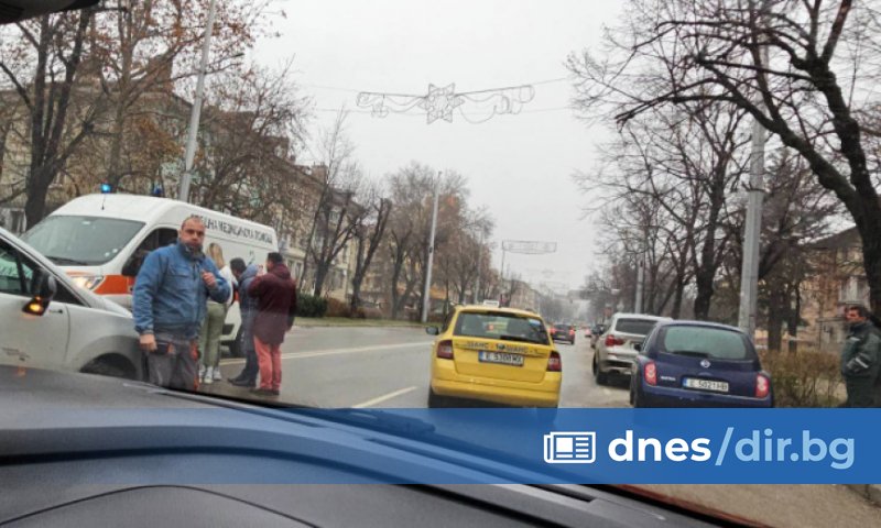 Детето е с болки в гърба и рана на ръката,