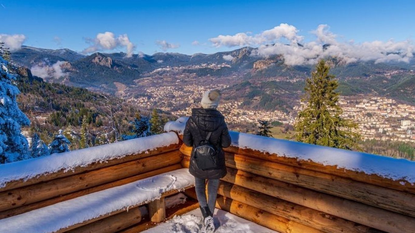 Нова панорамна площадка разкрива красотата на Смолян