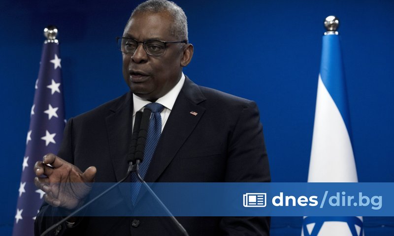 Остин е на посещение в региона, за да окаже натиск