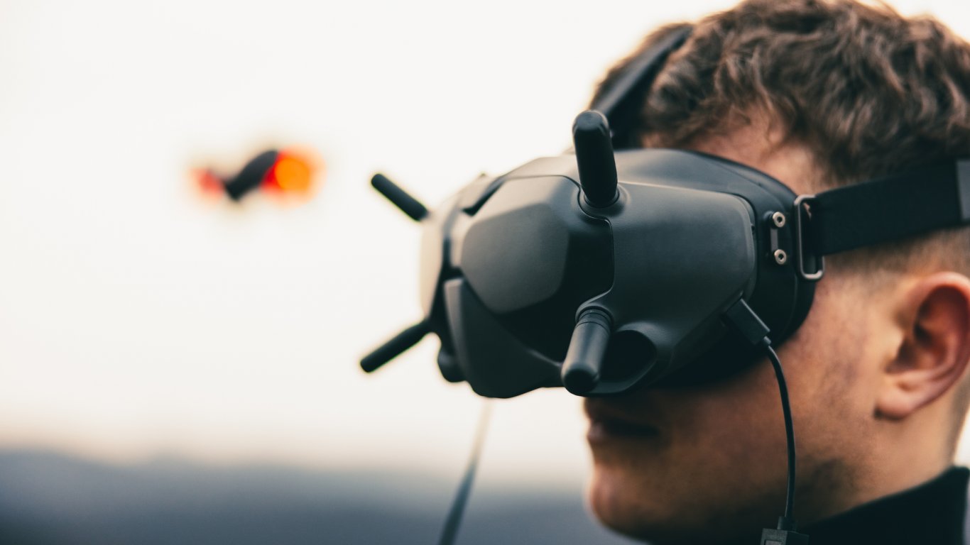 Очилата за виртуална реалност и FPV-дроновете промениха лицето на войната
