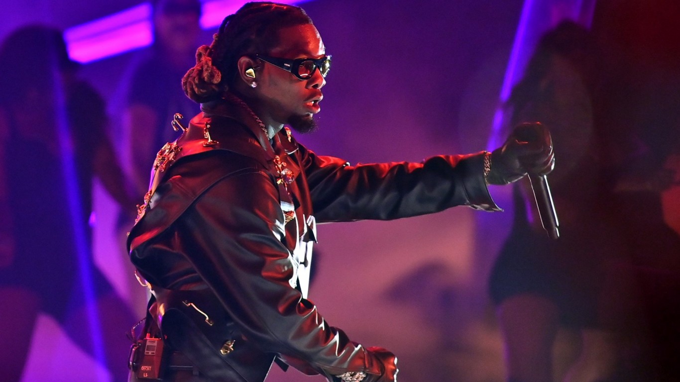 Offset отпразнува ЧРД с жена, заради която Карди Би почти влезе в затвора