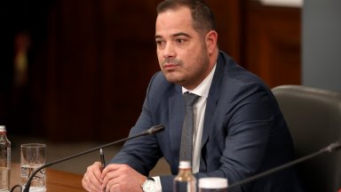 Считам че колкото по малко говорим толкова по голяма е вероятността да