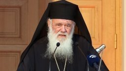 Гръцката православна църква е категорично против еднополовите бракове в страната