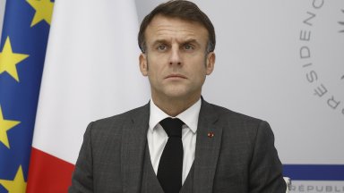 Първоначално Макрон беше заявил че планира да отиде в Украйна