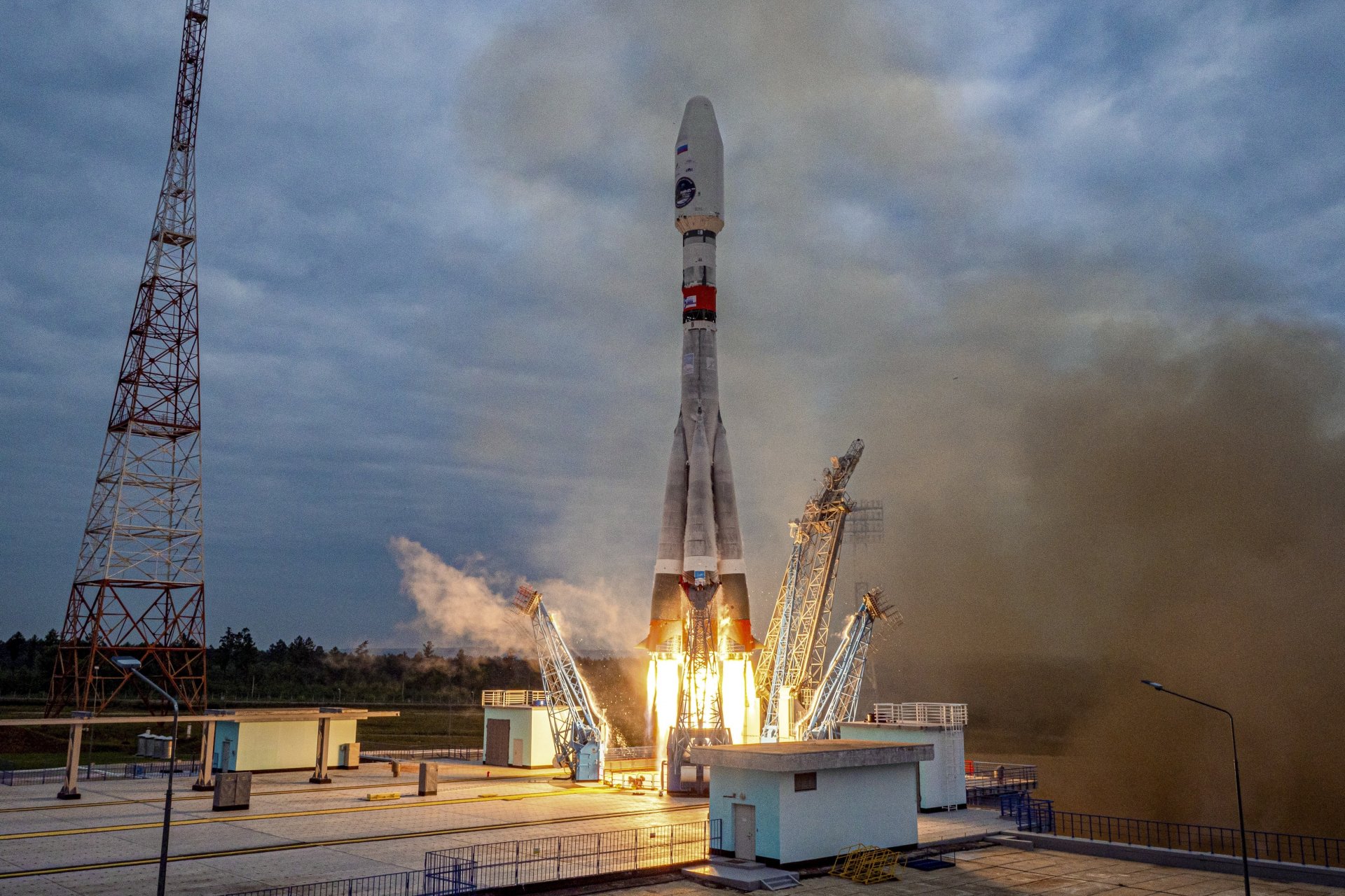 През август ракетата носител "Союз-2.1б" иведе в орбита автоматичната станция "Луна-25"