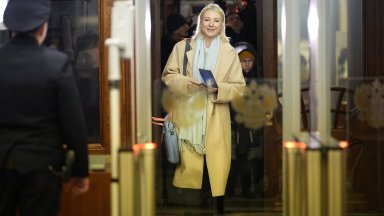 Това стана само три дни след като 40 годишната Дунцова подаде