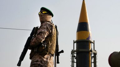 Според държавната осведомителна агенция ИРНА ударите са нанесени с ракети