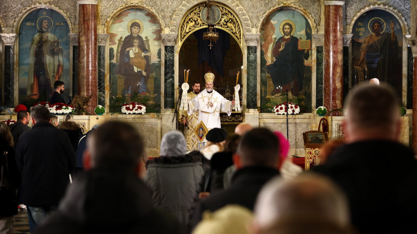 Празничното богослужение за Рождество Христово се провежда в патриаршеската катедрала "Св. Александър Невски"