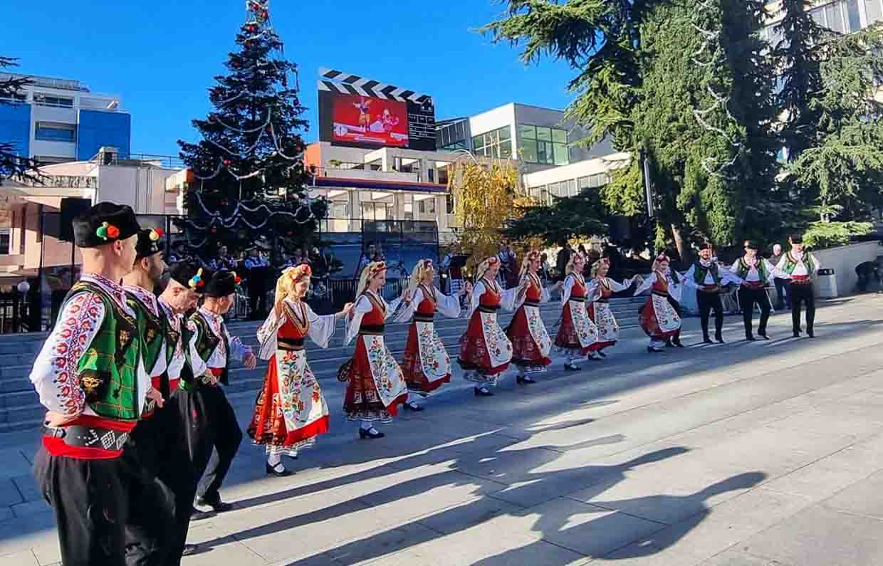 На Коледа старозагорци се насладиха на концерт „Добре ми дошли, коледари“