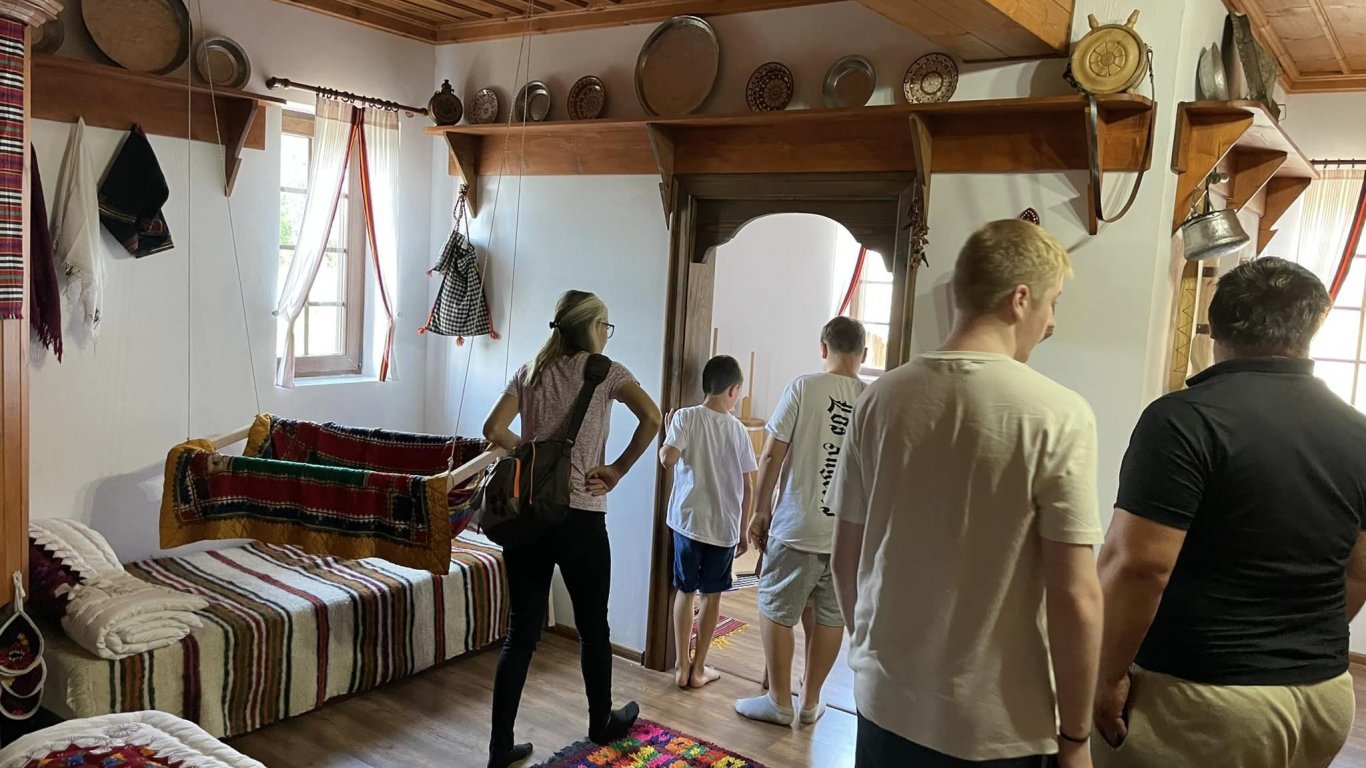 Бащините къщи - дестинации за кулинарен туризъм в сезона на лютеницата