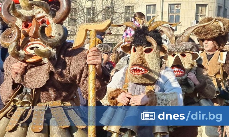 Снимка: БТА Над 300 участници от малки до големи, се