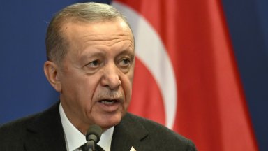 Пръв започна Реджеп Тайип Ердоган който заяви че израелският премиер