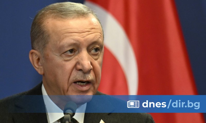 Пръв започна Реджеп Тайип Ердоган, който заяви, че израелският премиер