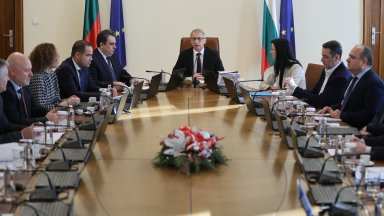 Вместо да продължим с реформи фокусът се поставя върху министерски