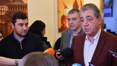 Това става ясно от публикация на Вили Лилков в профила