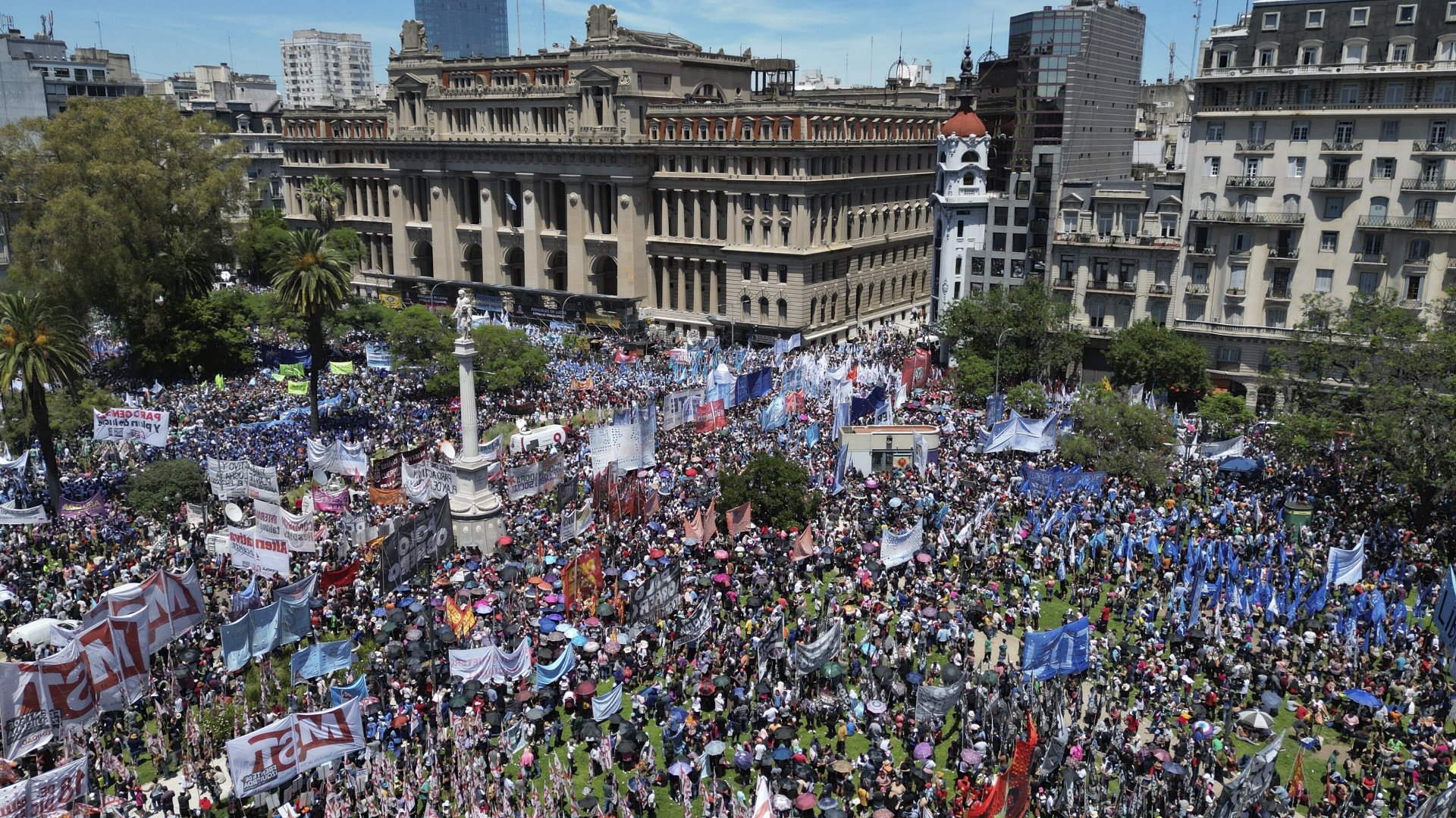 Протест срещу управлението на Милей, състоял се в Буенос Айрес на 27 декември