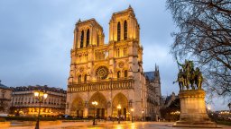 Франция посреща все повече туристи и им взема все повече пари
