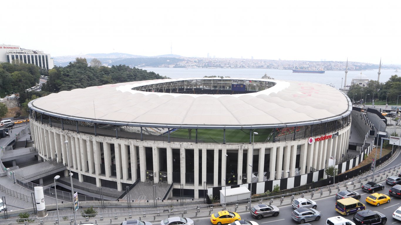 Скандалът обедини трите гранда: Бешикташ отваря стадиона си за Галатасарай и Фенербахче