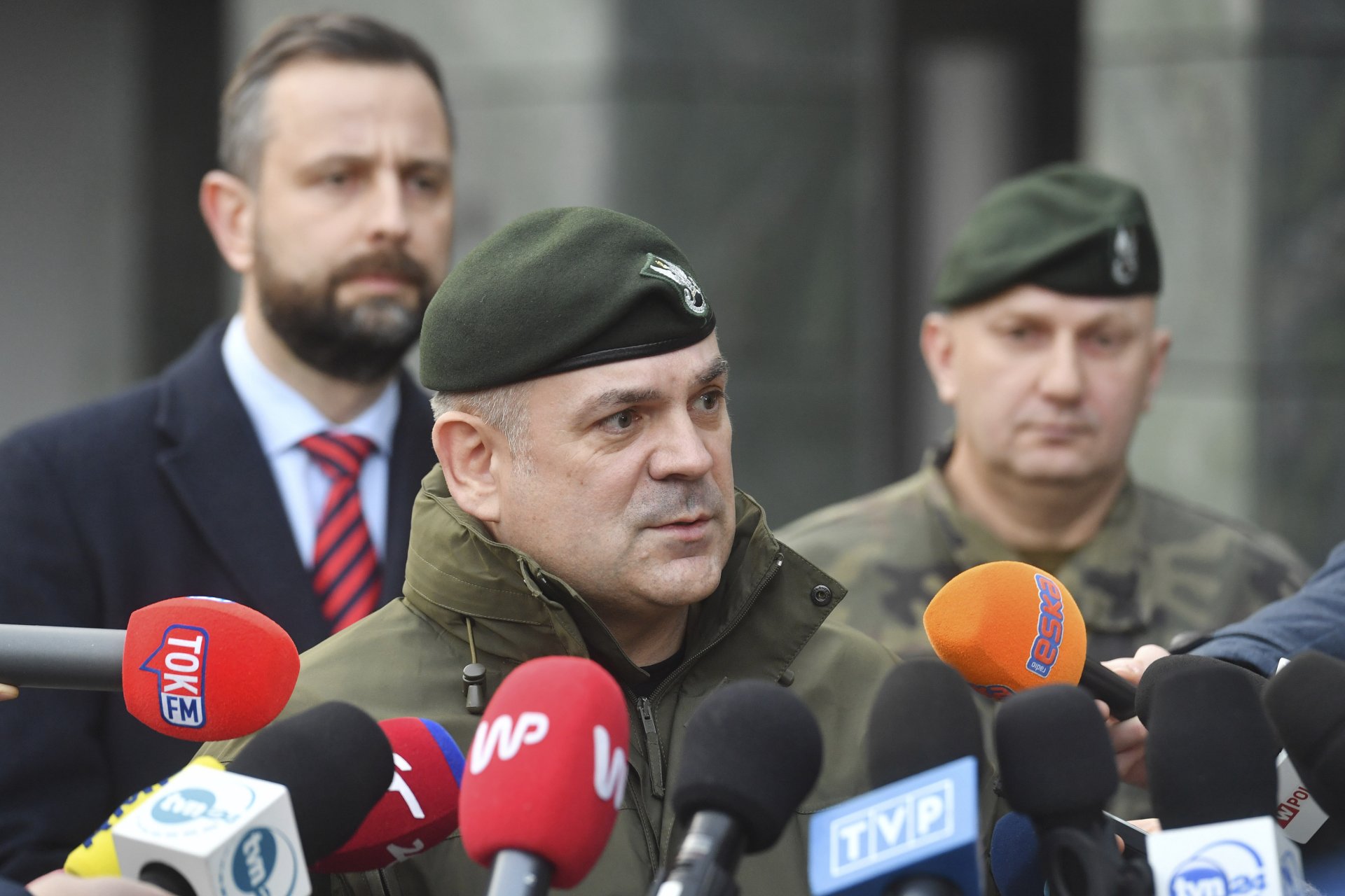 Началникът на генералния щаб на полските въоръжени сили Веслав Кукула информира медиите за обекта, навлязъл в полското въздушно пространство, 29 декември 2023 година