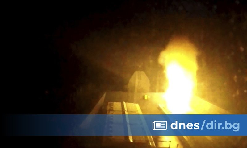 Корабът, който е собственост на датската компания Мерск и който