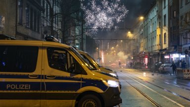 Над 230 задържани в Берлин в Новогодишната нощ, 15 полицаи са ранени