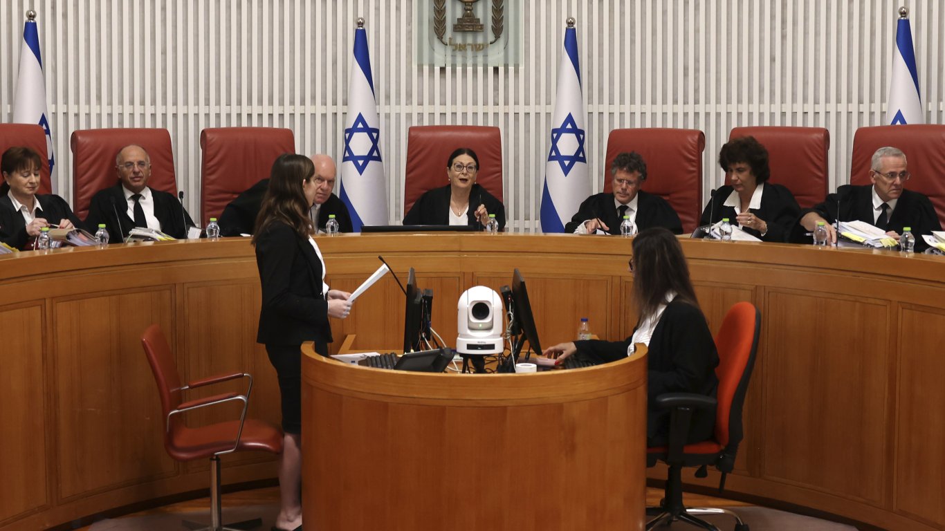 Нетаняху губи битката за конституционна реформа, Върховният съд отмени ключов текст