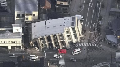 Всички снимки Земетресението с магнитуд 7 6 по скалата на Рихтер