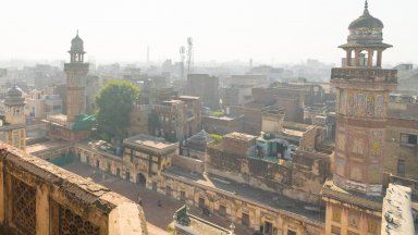 Пакистан създаде изкуствен дъжд, за да разсее смогът над Лахор