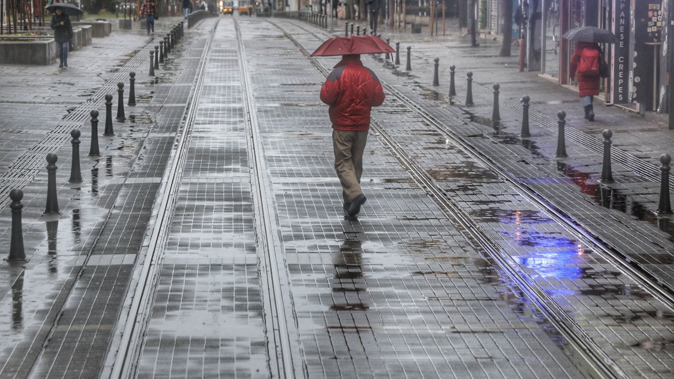 Шести ден с температурен рекорд в Хасково, но идват дъжд и вятър в цялата страна