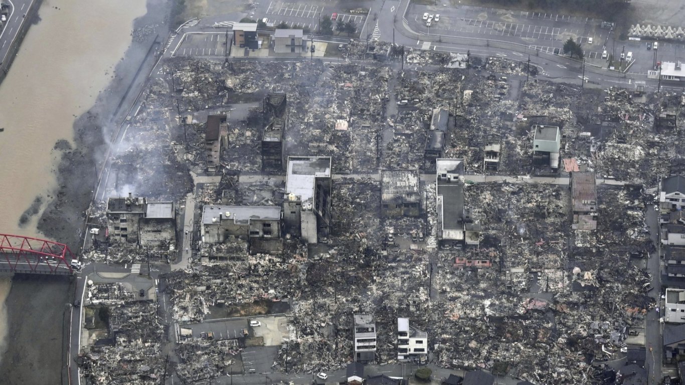Расте броят на жертвите на земетресението в Япония 