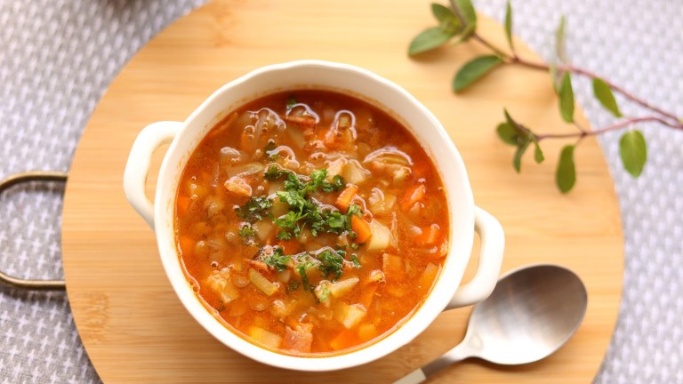 Зимна супа с леща и зеленчуци