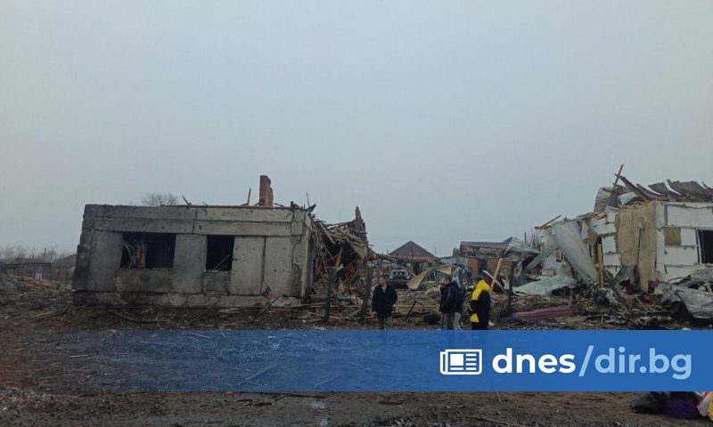 Инцидентът стана вчера във Воронежска област. Бомбардираното село се намира на 150
