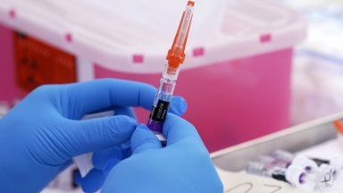 Направени са 2711 теста което означава че делът на положителните