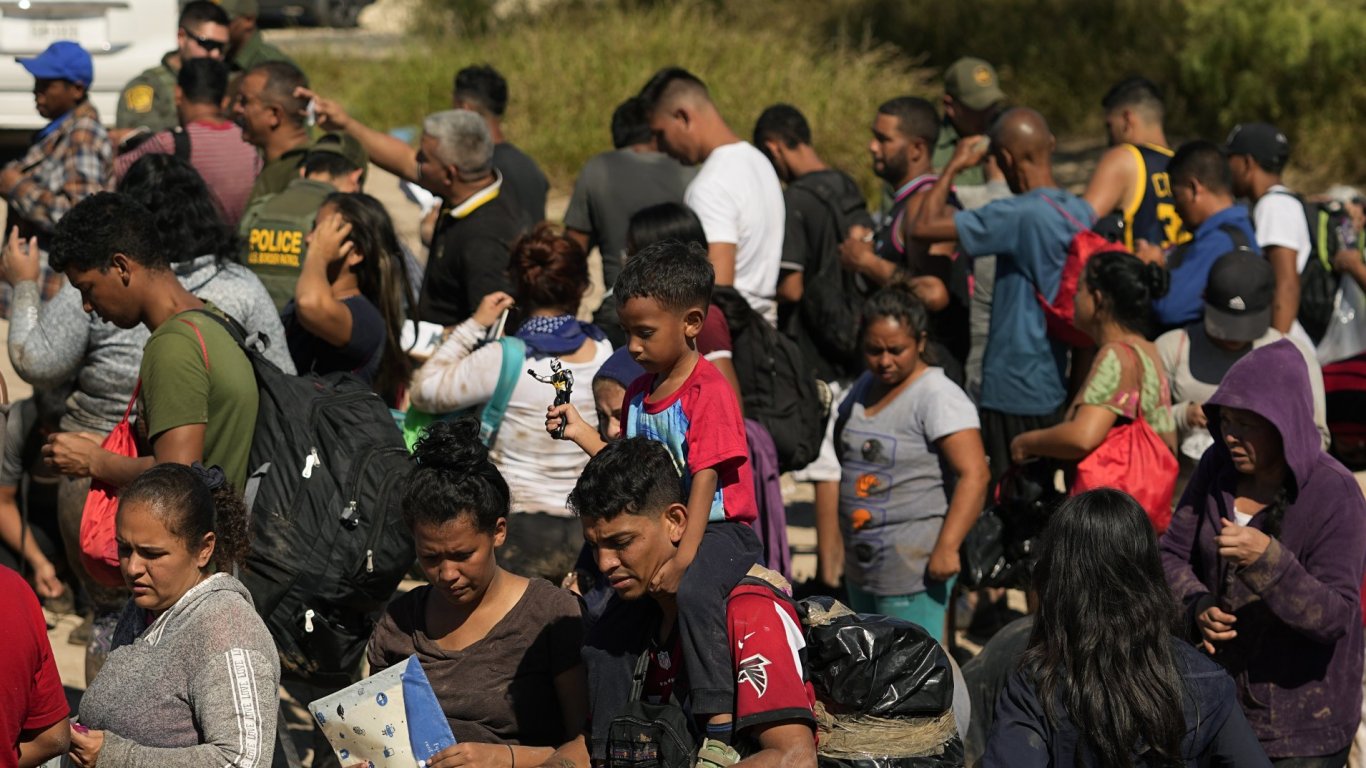 Мексиканските власти спасиха 31 мигранти, които бяха отвлечени през уикенда