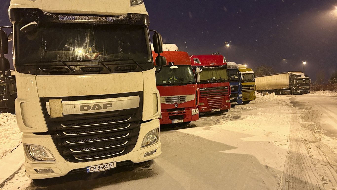 След сделка с правителството полските превозвачи вдигат блокадата на украинската граница