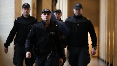 Той бе извършен на паркинга в столичен МОЛ Тогава маскирани блокираха