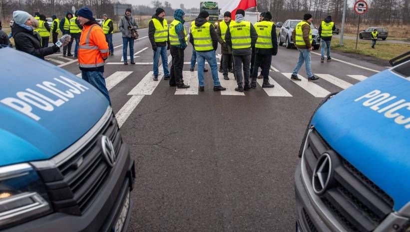 Протест на полски шофьори на камиони на ГКПП Дорохуск (полско-украинска граница) 18.12.2023 г. 