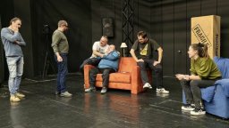 Русенският театър подготвя премиерата на пиесата "Натюрморт със затлъстял племенник" с Любо Нейков