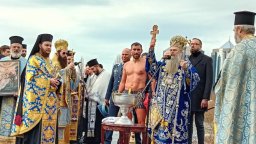 39-годишен пловдивчанин извади кръста от Марица 