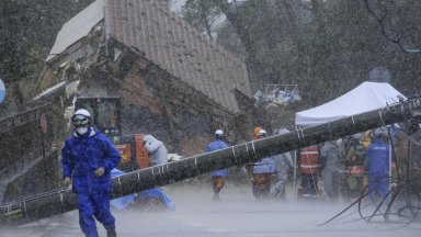 120 часа след катастрофалния трус: Възрастна японка бе извадена жива изпод руините (снимки)