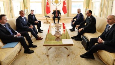 Разговорите се състояха в двореца Вахдеттин след срещата на Блинкън