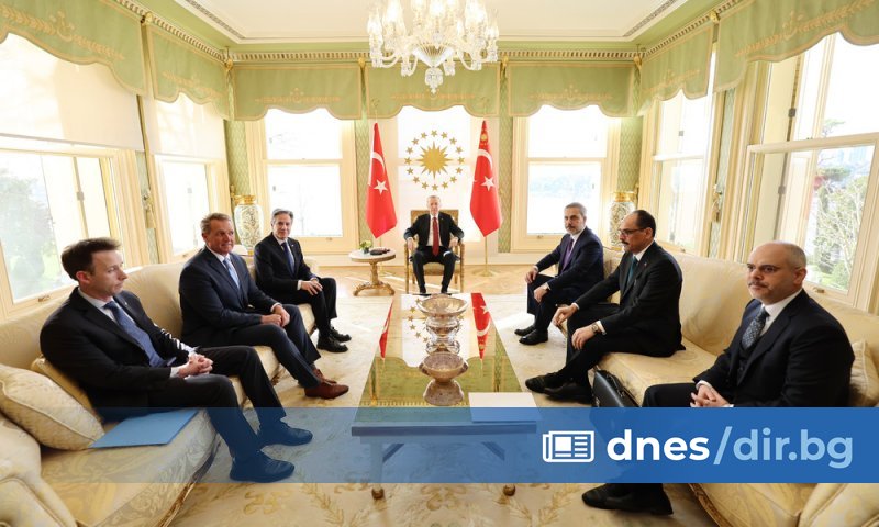 Разговорите се състояха в двореца Вахдеттин след срещата на Блинкън