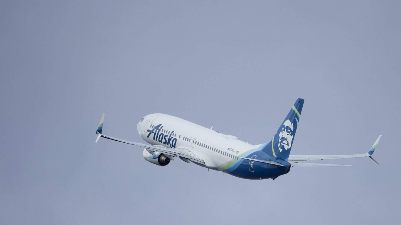 Alaska Airlines отмени 170 полета след заповед на Федералната авиационна администрация на САЩ