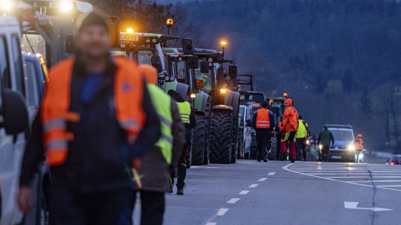 Срещу сделката с Меркосур: Белгийски земеделци блокираха границите с Германия и Франция