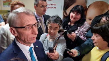 Първо трябва ясно да кажем че президентът е заинтересована страна