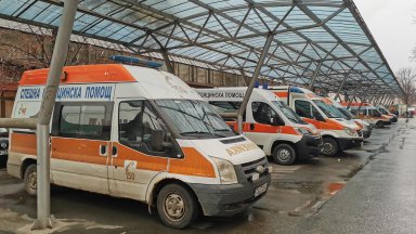 Жена от Сливен почина в такси, след като Спешна помощ отказа да ѝ прати линейка
