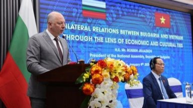 В наши дни образованото младо поколение на България и Виетнам