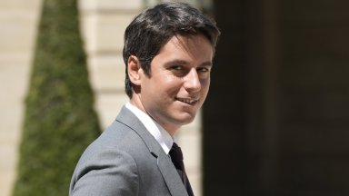 Президентът Еманюел Макрон избра днес близкия си съюзник Атал за